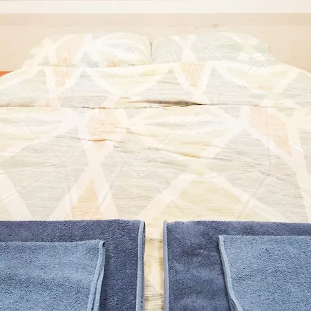 Basic For Up To 5 Guests *