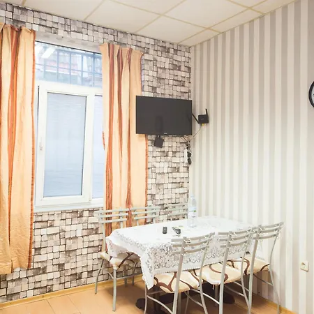 Basic For Up To 5 Guests 아파트